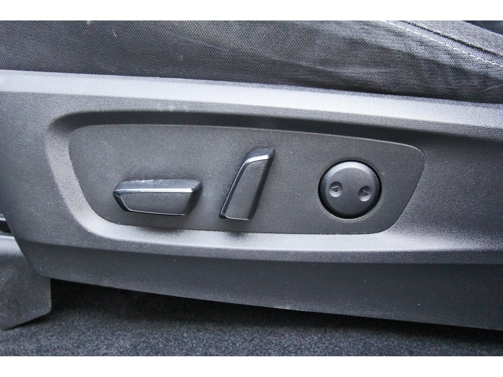 Used 2022 Nissan Pathfinder SV FWD image 29