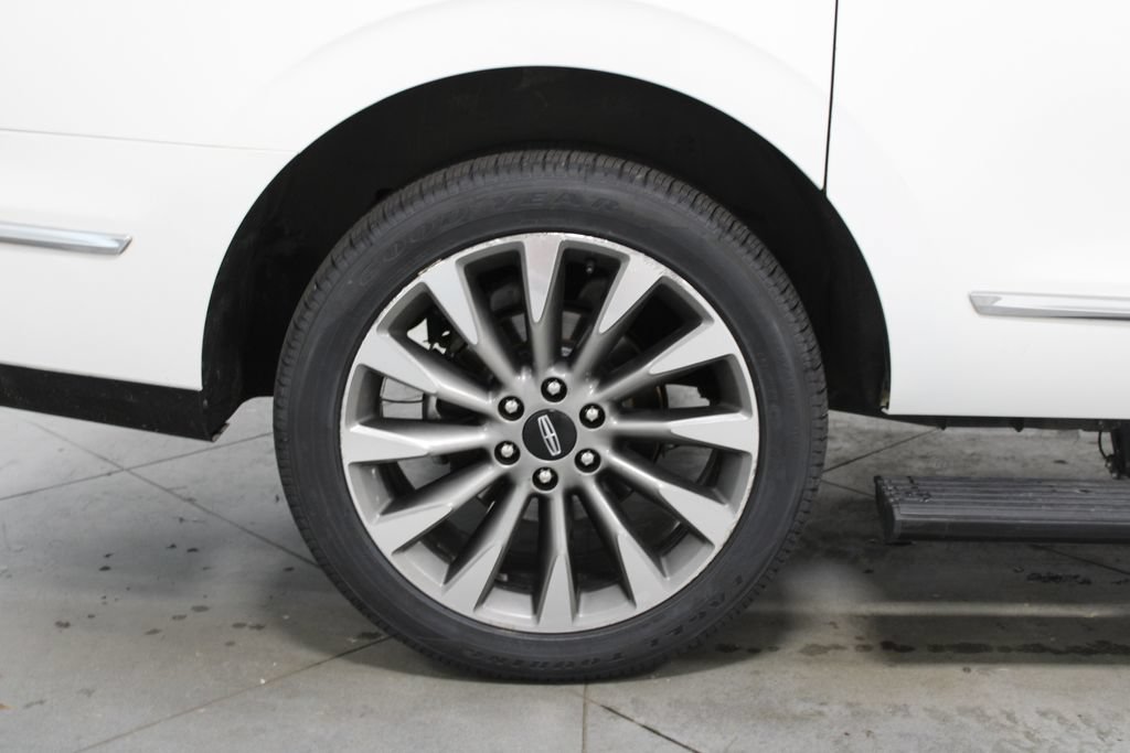 Used 2020 Lincoln Navigator L Reserve w/ Luxury Package AWD/4WD image 16