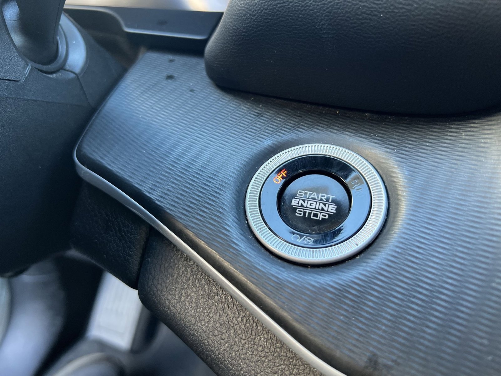 Used 2024 Jeep Grand Cherokee Altitude image 27