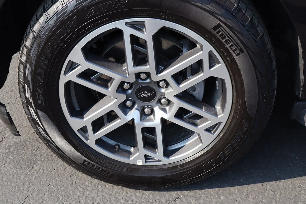Used 2025 Ford Expedition Max Active AWD/4WD image 14