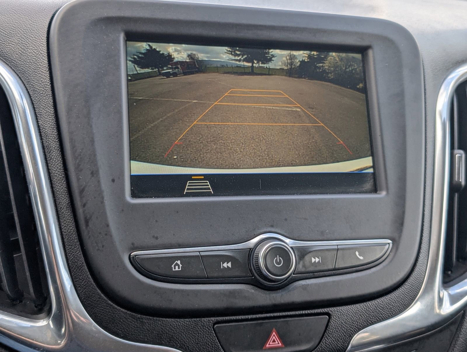 Used 2019 Chevrolet Equinox LT w/ LPO, Floor Liner Package AWD/4WD image 6