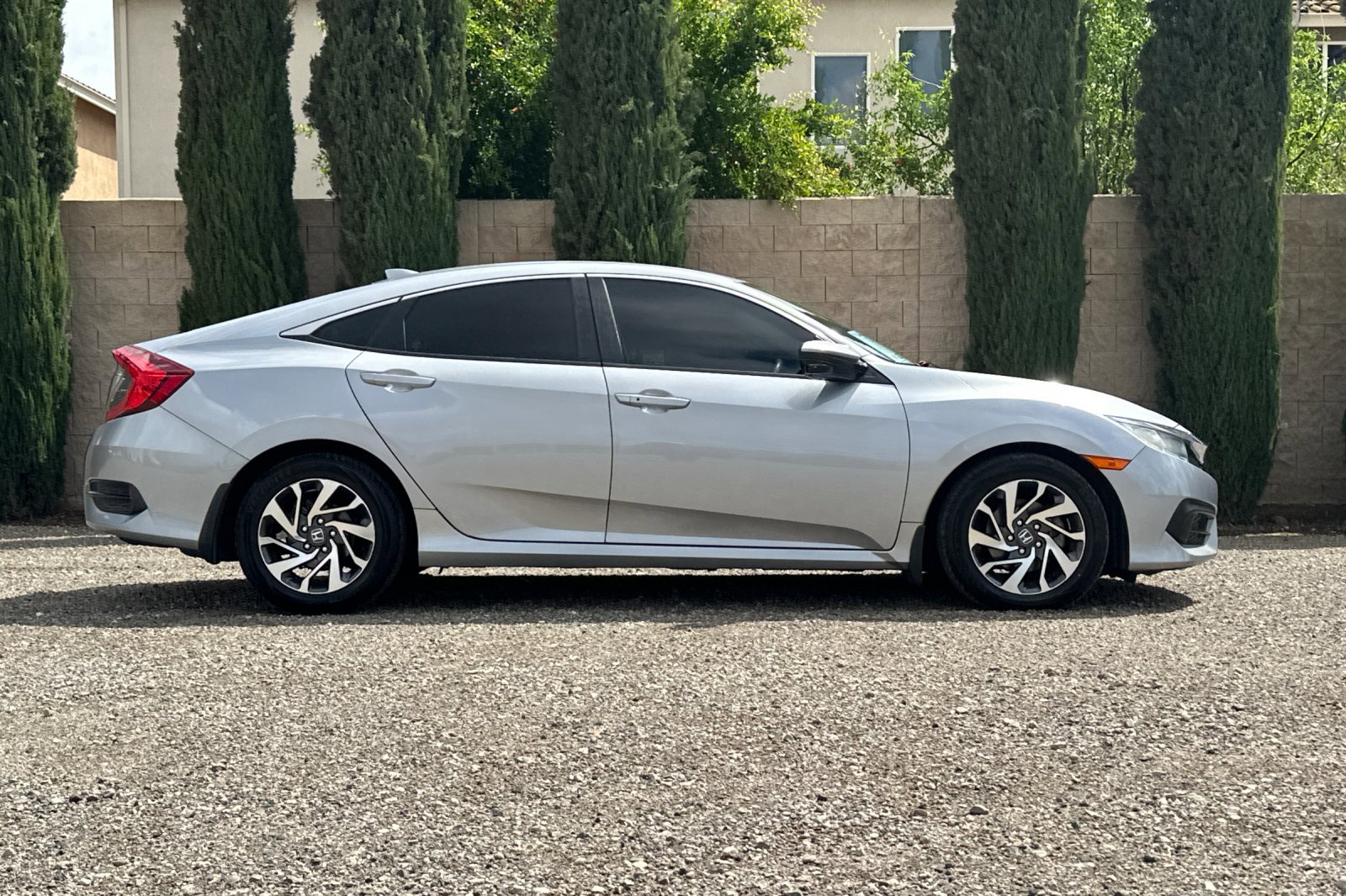 Used 2018 Honda Civic EX image 3