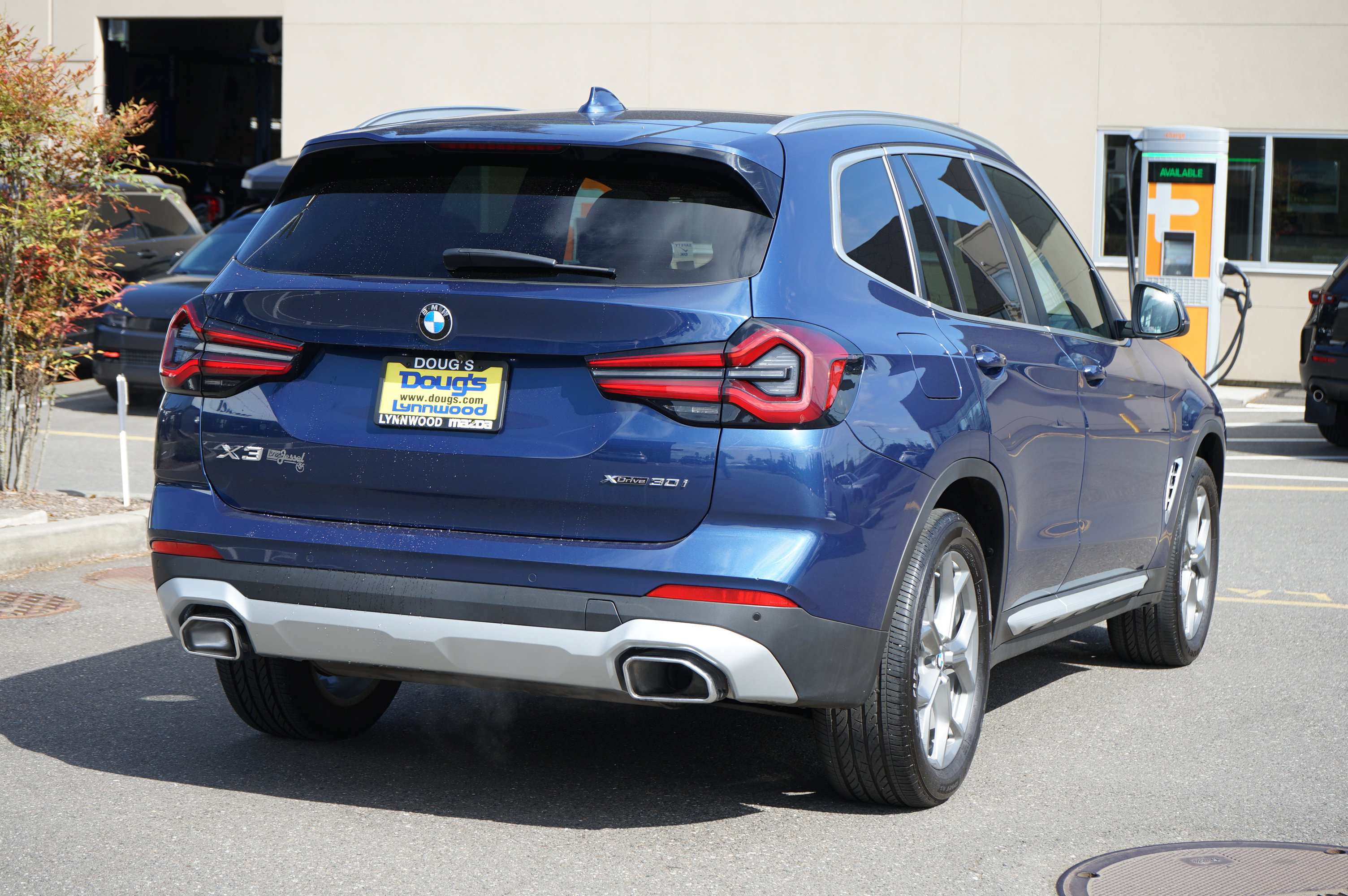 Used 2023 BMW X3 xDrive30i AWD/4WD image 4