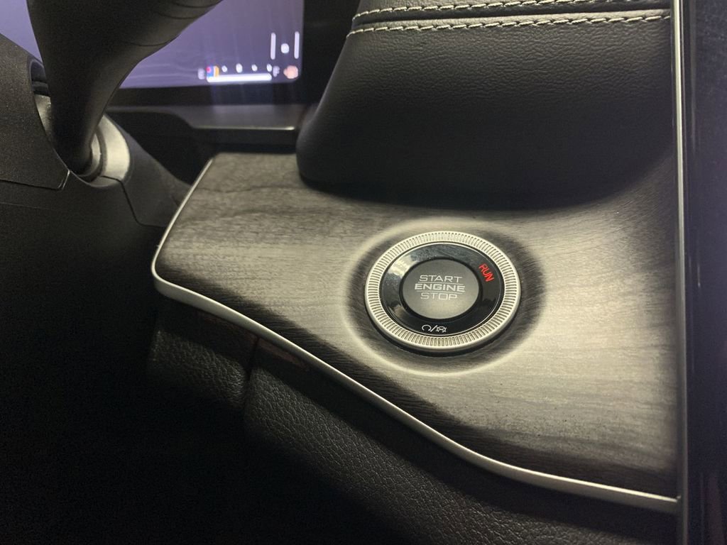 Used 2021 Jeep Grand Cherokee L Limited AWD/4WD image 51