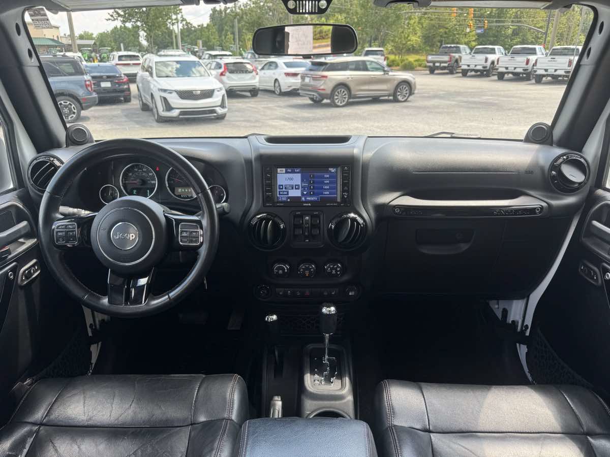 Used 2012 Jeep Wrangler Unlimited Sahara AWD/4WD image 15