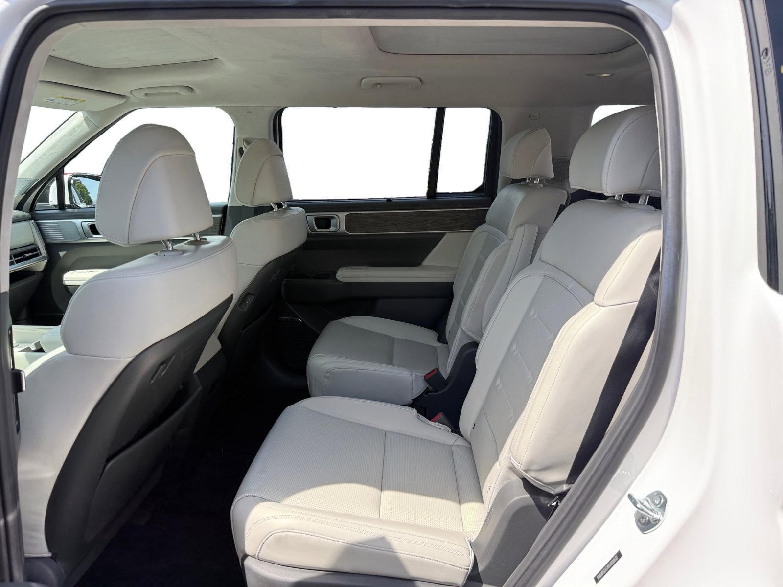 Used 2025 Hyundai Santa Fe Calligraphy AWD/4WD image 16
