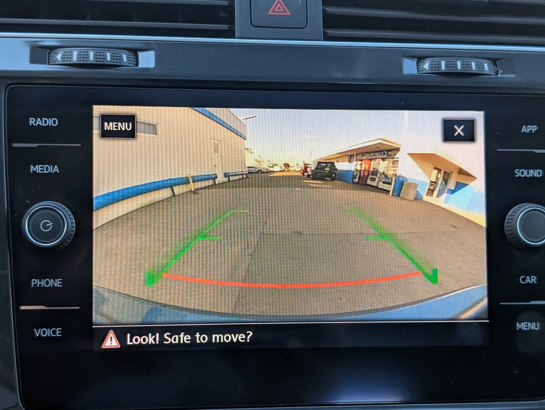 Used 2019 Volkswagen Golf SE FWD image 23