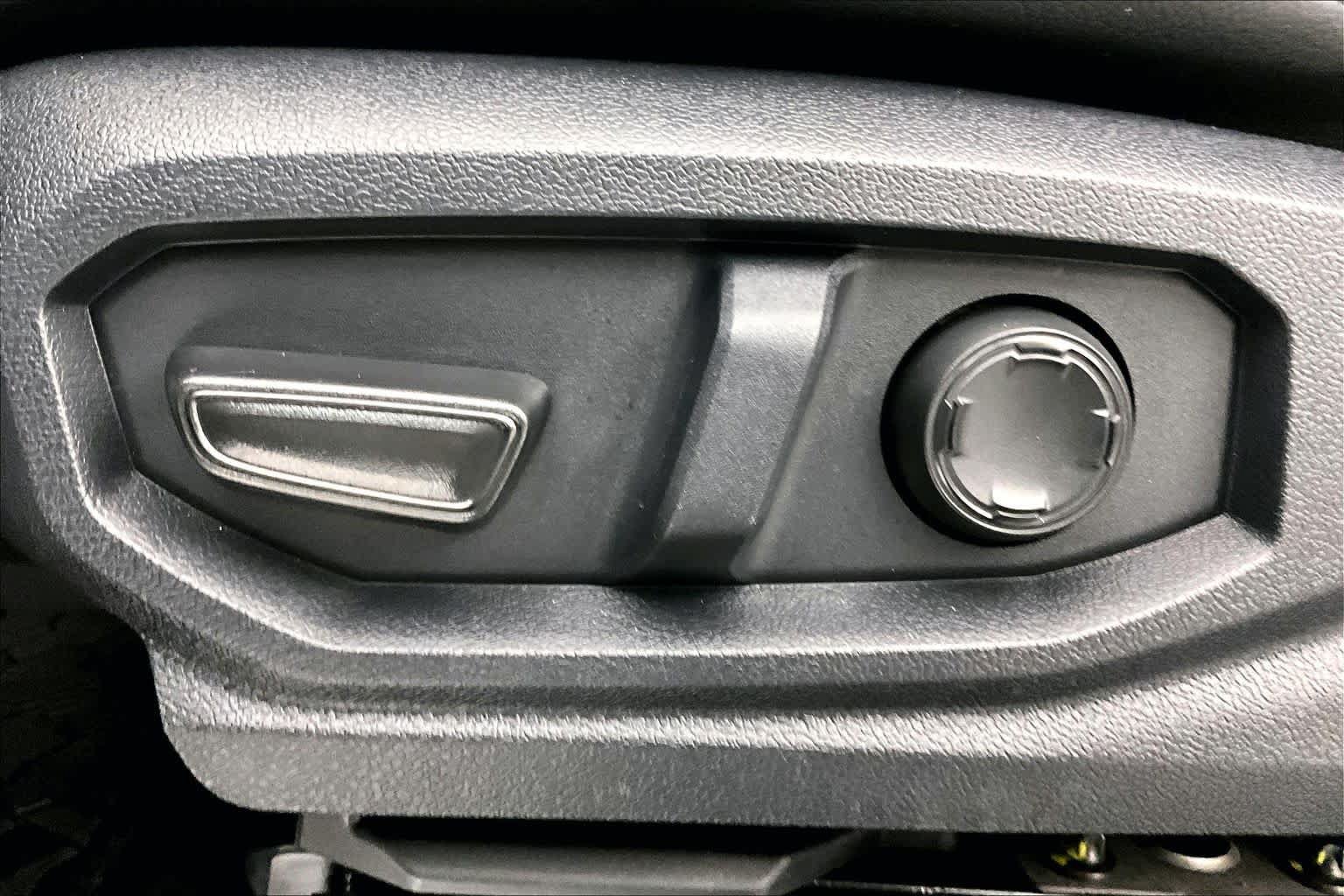 Used 2025 Toyota Tacoma TRD Pro AWD/4WD image 32