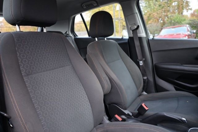 Used 2018 Chevrolet Trax LS image 31
