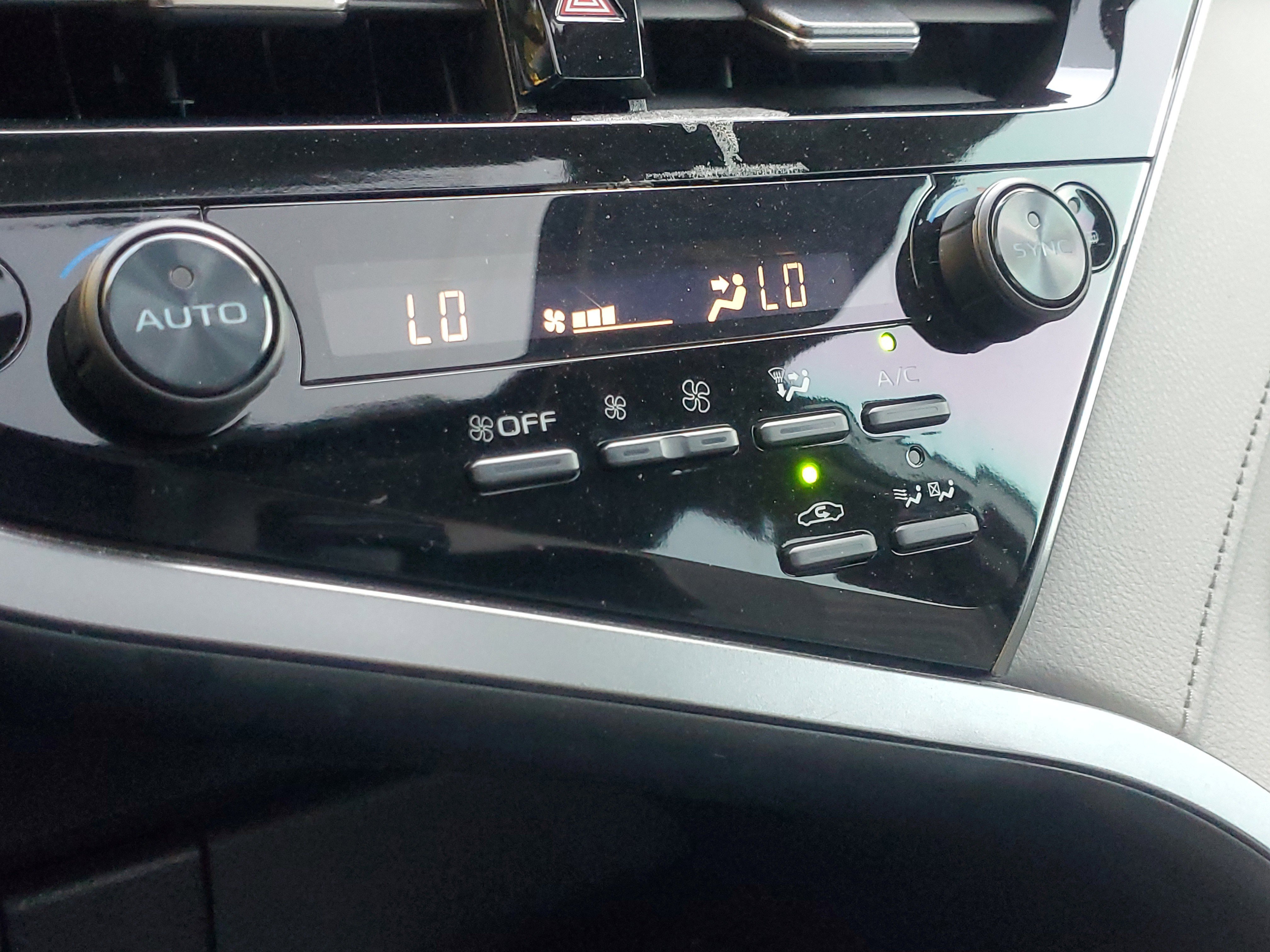 Used 2023 Toyota Camry SE image 29