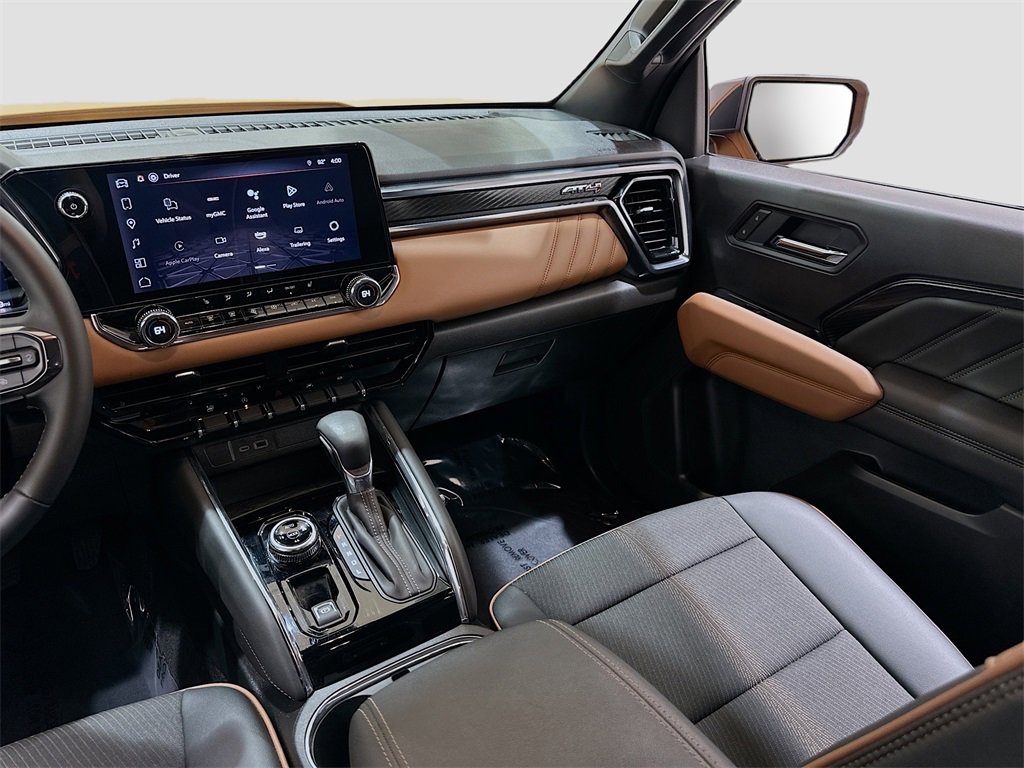 Used 2025 GMC Canyon AT4 image 24