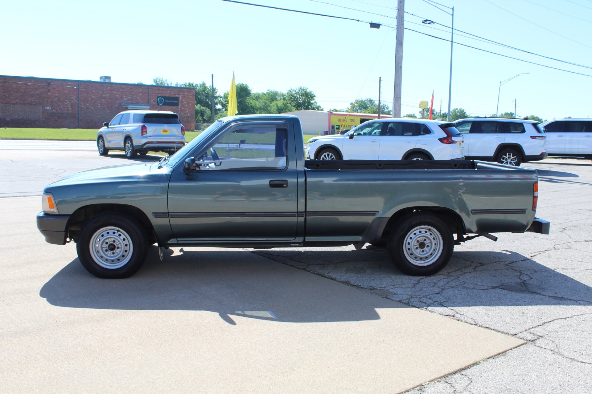 Used 1992 Toyota Pickup Deluxe RWD image 9