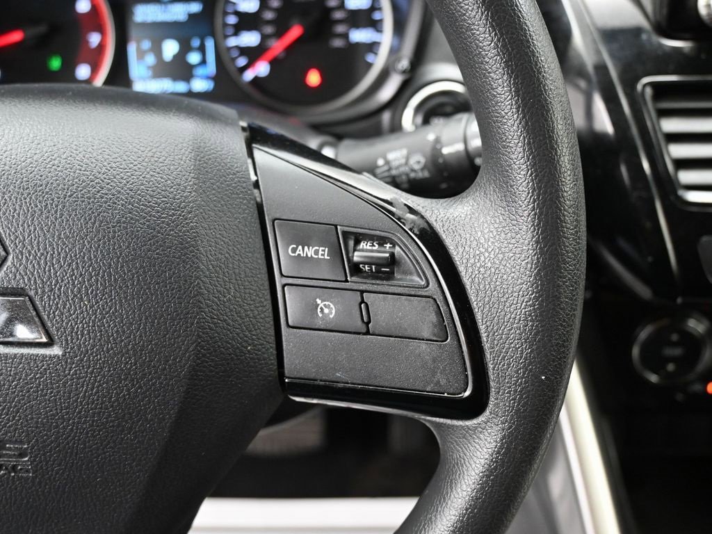 Used 2025 Mitsubishi Eclipse Cross LE image 17