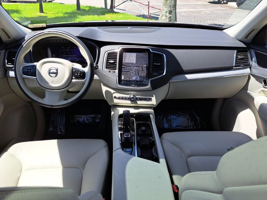 Used 2023 Volvo XC90 B5 Core w/ Protection Package Premier image 11