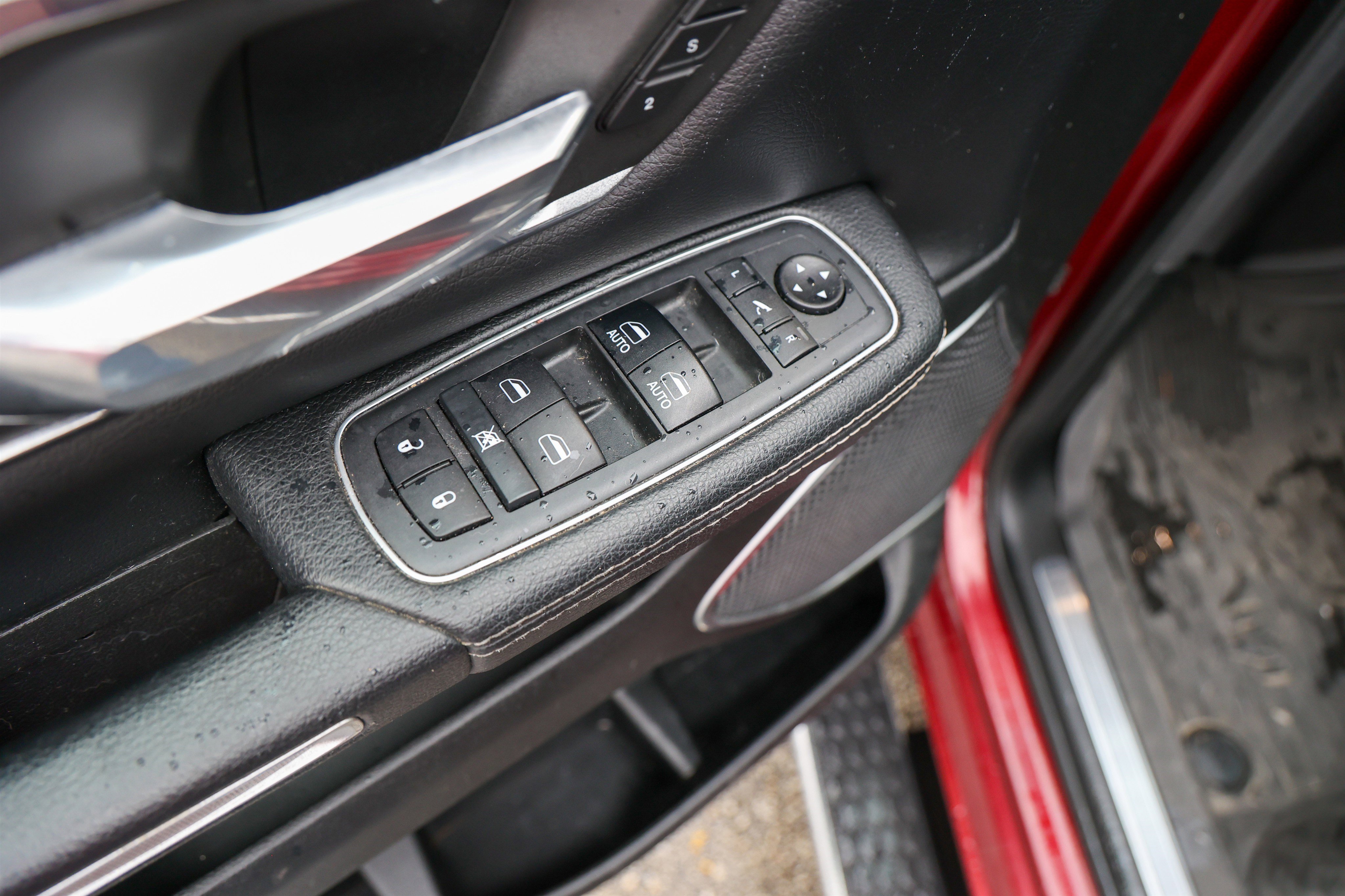 Used 2019 RAM 1500 Laramie AWD/4WD image 33