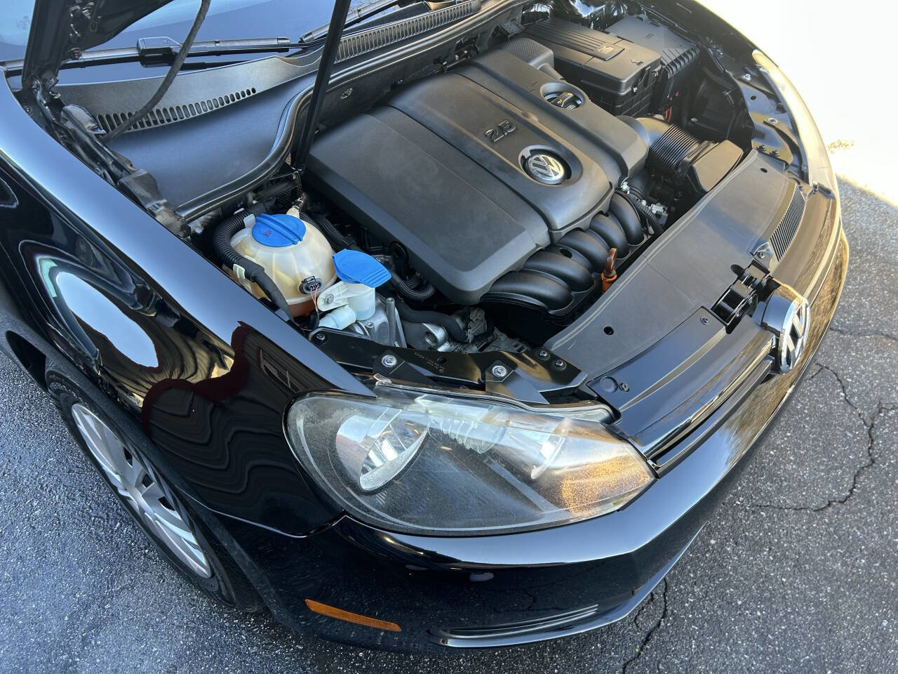 Used 2010 Volkswagen Golf 2-Door image 22