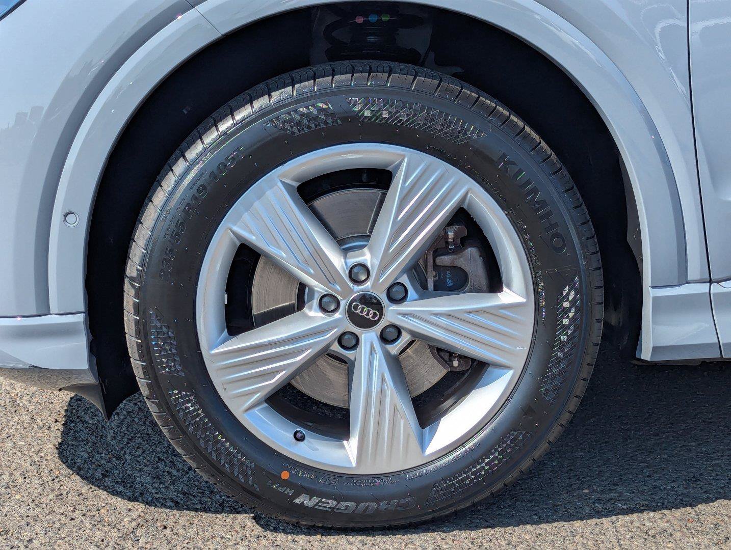 Used 2023 Audi Q4 e-tron Premium Plus AWD/4WD image 42
