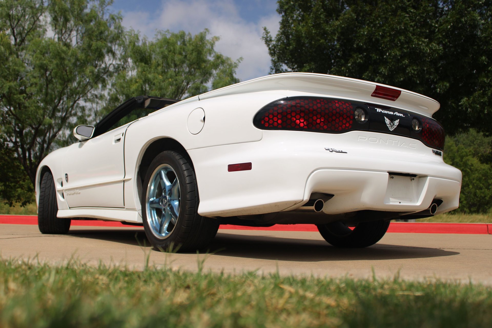 Used 1999 Pontiac Firebird Trans Am RWD image 10