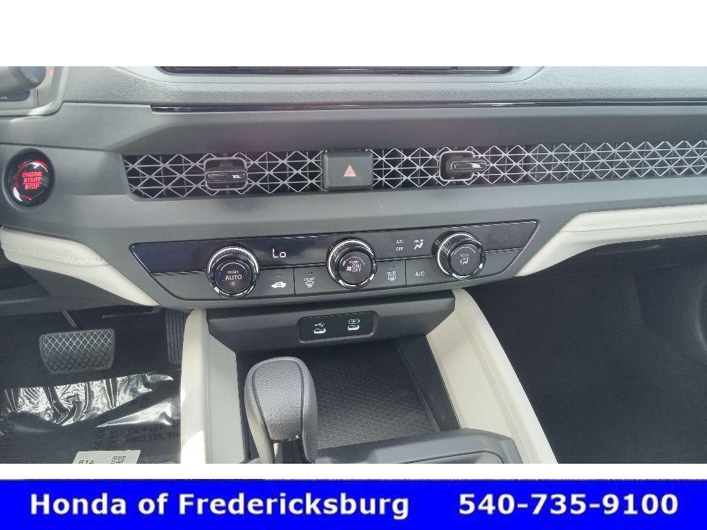 Certified 2025 Honda Accord LX image 21