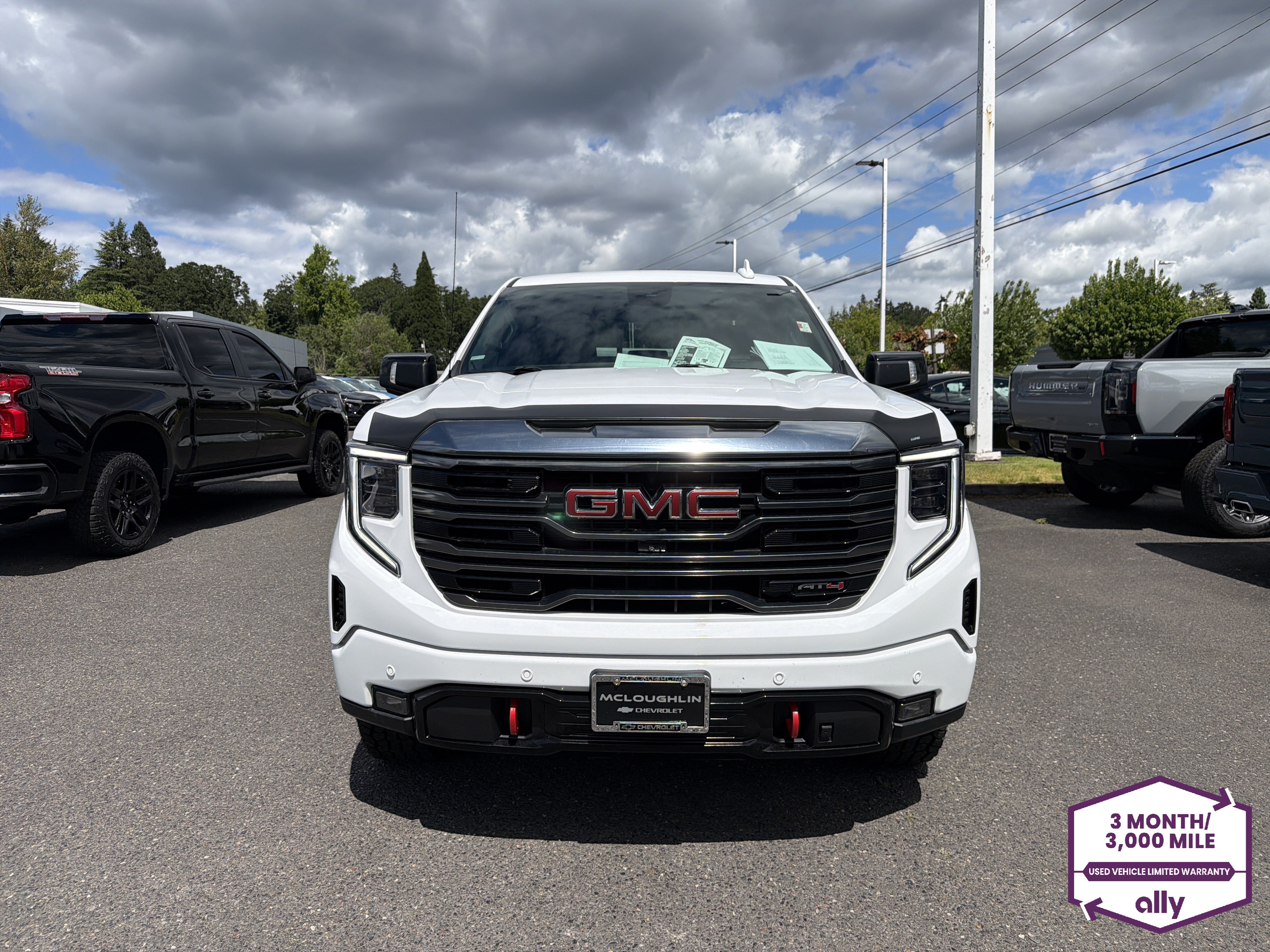 Used 2023 GMC Sierra 1500 AT4 w/ Technology Package AWD/4WD image 7