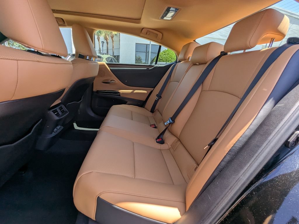 Used 2025 Lexus ES 350 w/ Premium Package FWD image 31