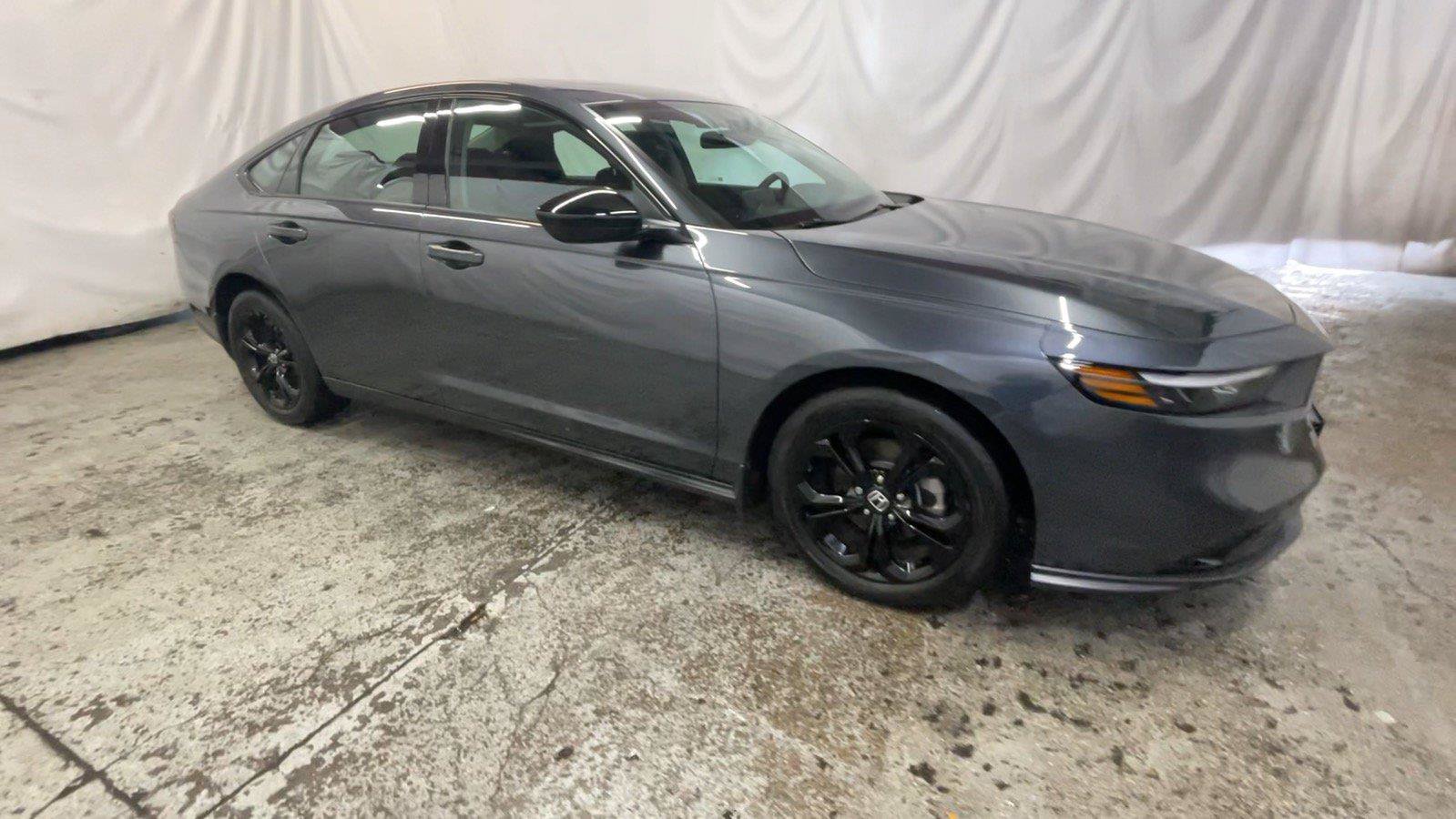 Certified 2025 Honda Accord SE image 3