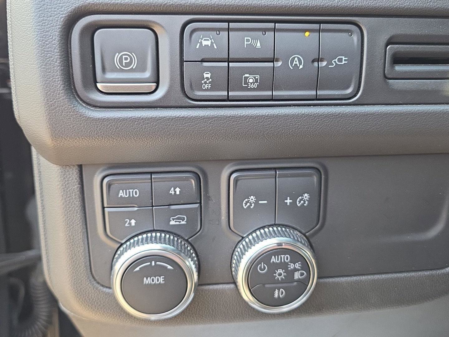 Used 2022 GMC Yukon SLT w/ SLT Premium Package image 18