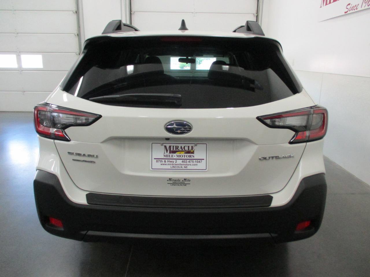Used 2025 Subaru Outback Premium AWD/4WD image 5
