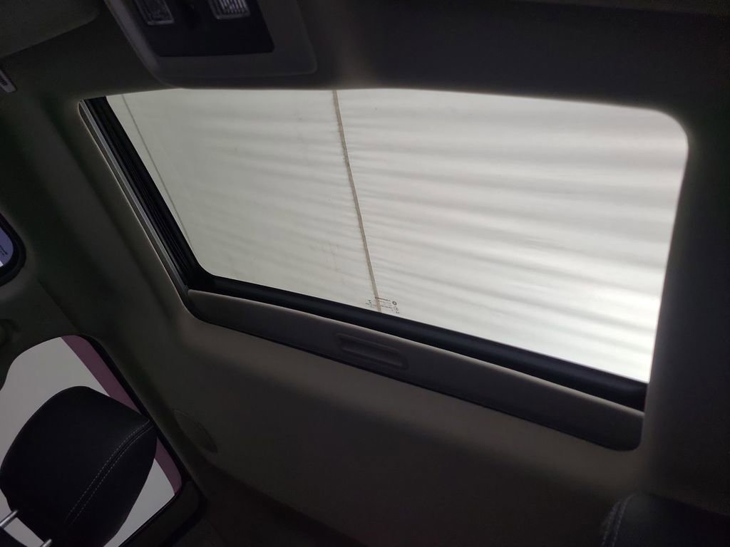 Used 2018 RAM 1500 Laramie w/ Convenience Group image 10