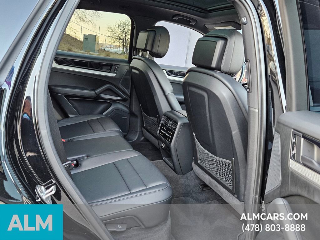 Used 2024 Porsche Cayenne S image 17