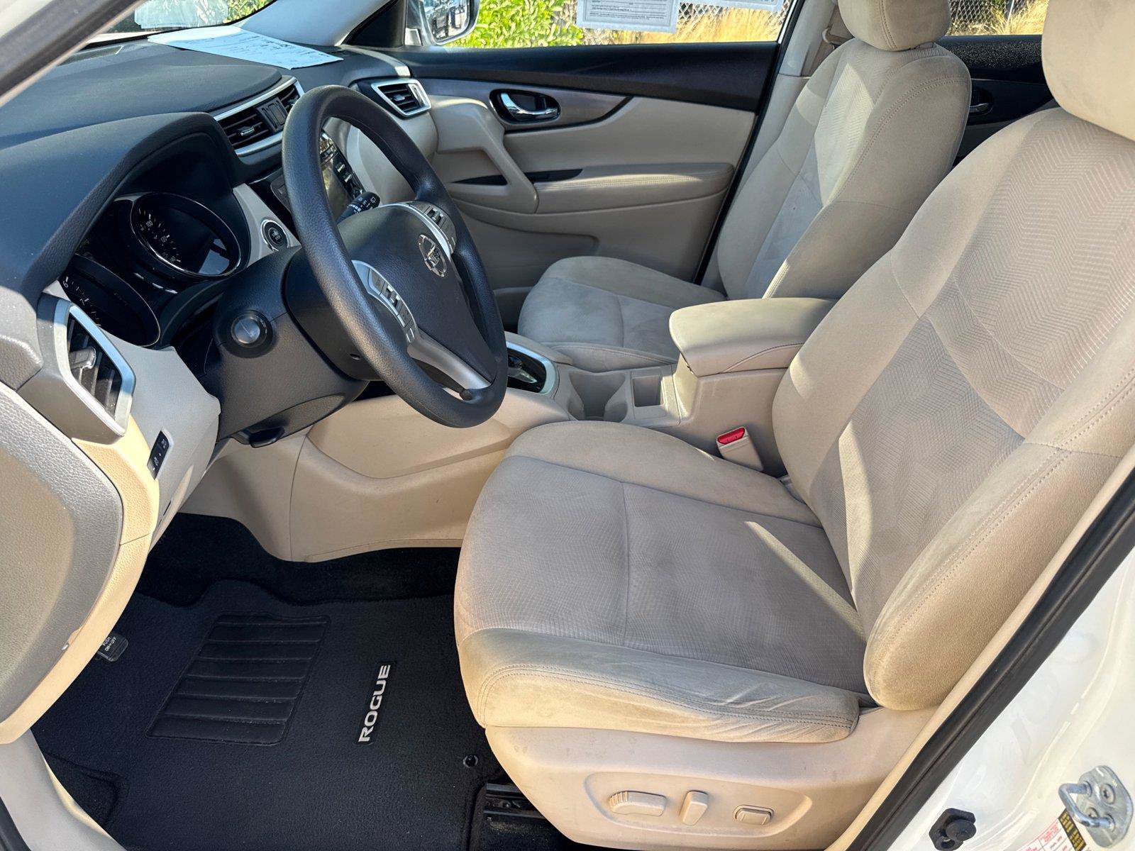 Used 2016 Nissan Rogue SV FWD image 24