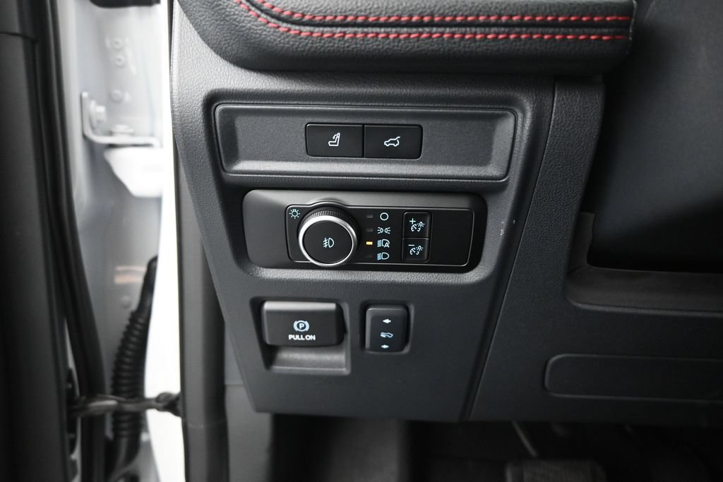 Used 2024 Ford Expedition Limited AWD/4WD image 12