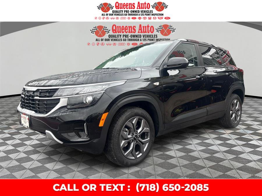 Used 2024 Kia Seltos LX AWD/4WD image 2