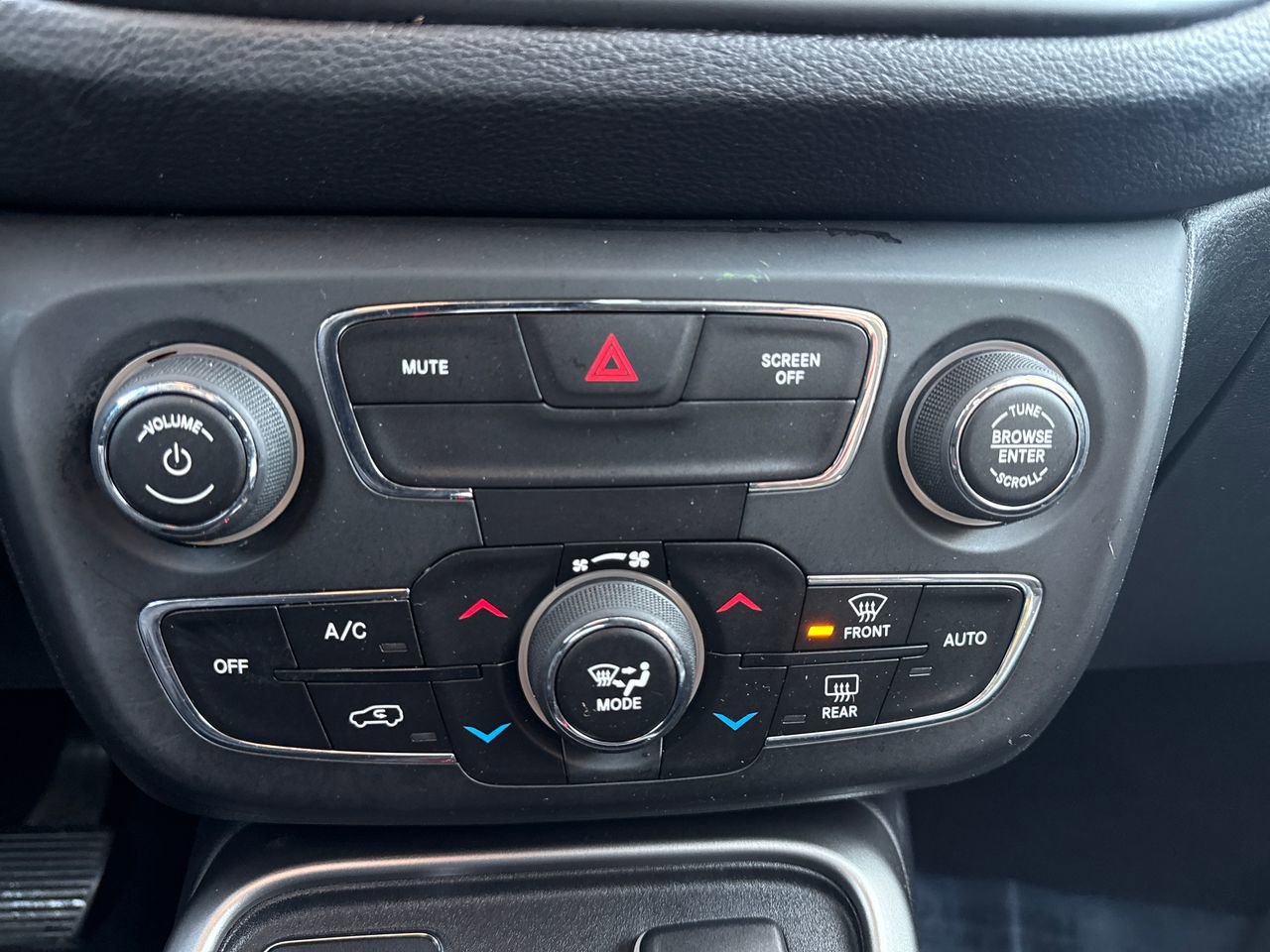 Used 2017 Jeep Compass Latitude w/ Popular Equipment Group image 20