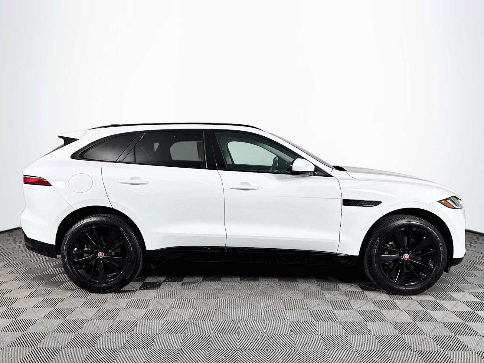 Used 2023 Jaguar F-PACE S AWD/4WD image 4