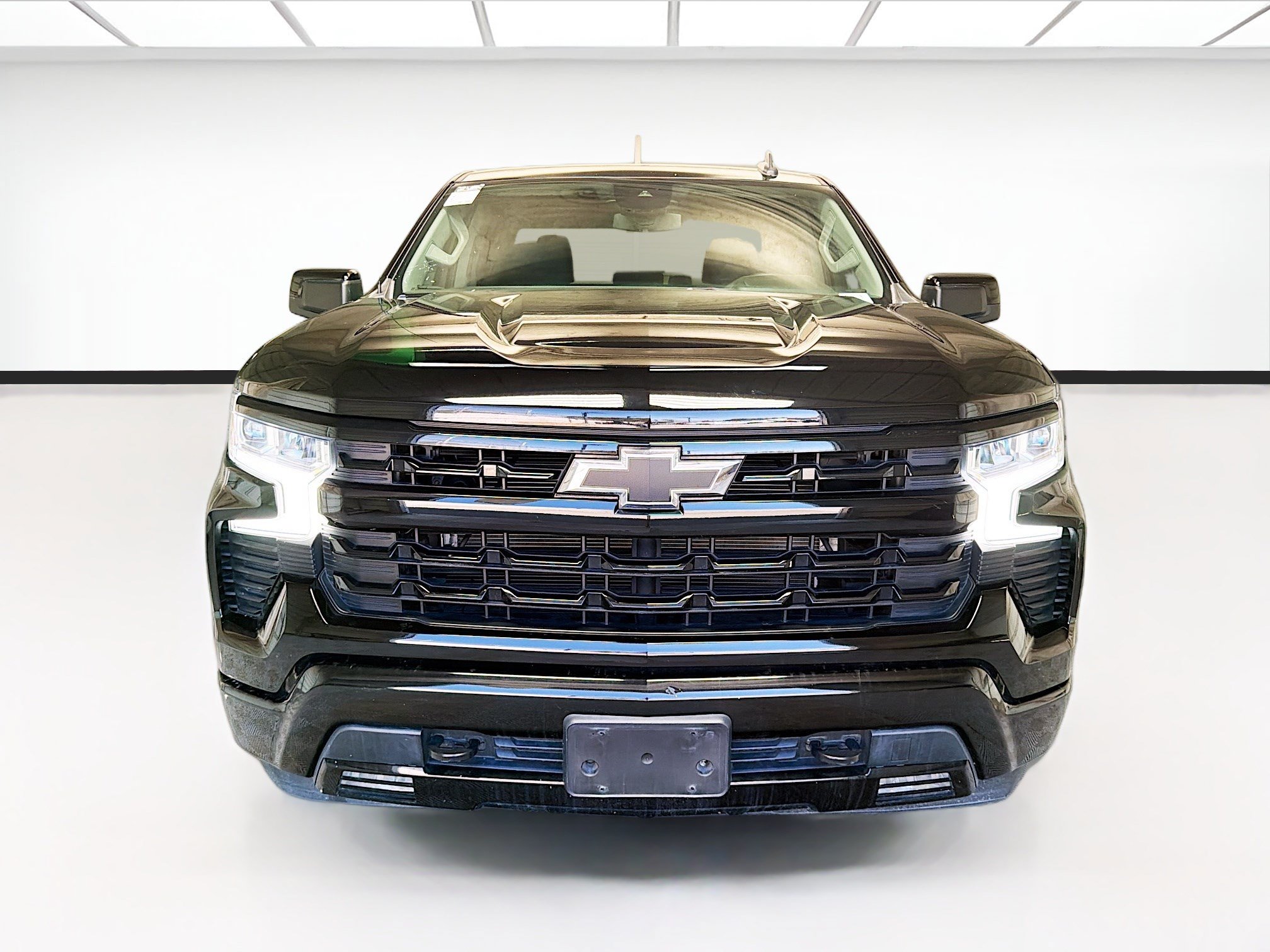 Used 2023 Chevrolet Silverado 1500 RST RWD image 2