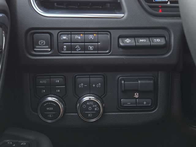 Used 2023 GMC Yukon AT4 w/ AT4 Premium Plus Package AWD/4WD image 29