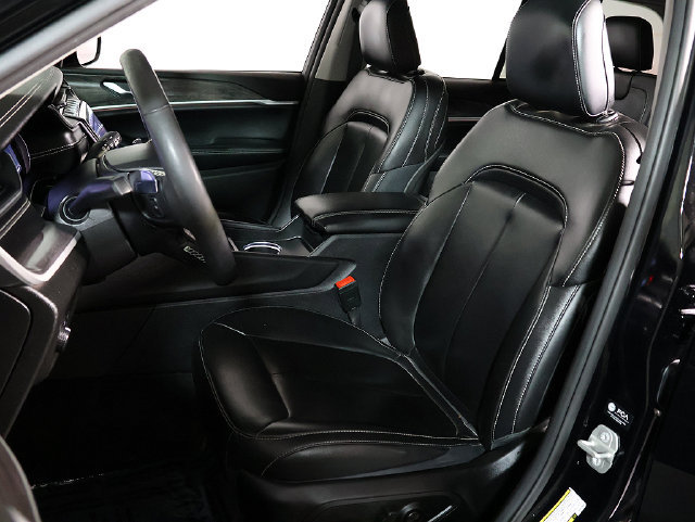 Used 2024 Jeep Grand Cherokee Limited AWD/4WD image 4