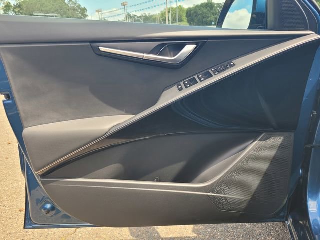 Used 2024 Kia Niro EX Touring FWD image 16