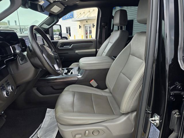 Used 2024 GMC Sierra 2500 SLT w/ SLT Premium Package AWD/4WD image 12