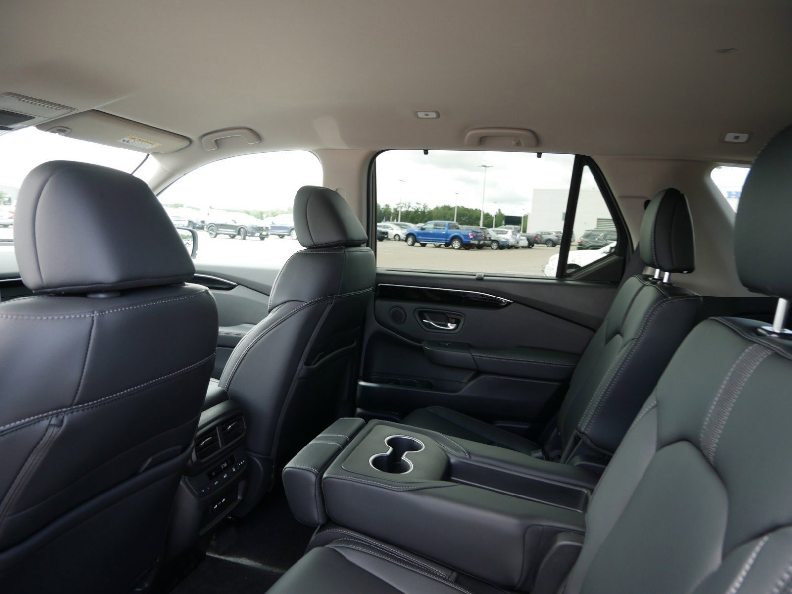 New 2025 Honda Pilot EX-L image 7