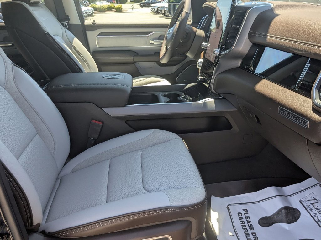 New 2026 RAM 1500 Laramie AWD/4WD image 32