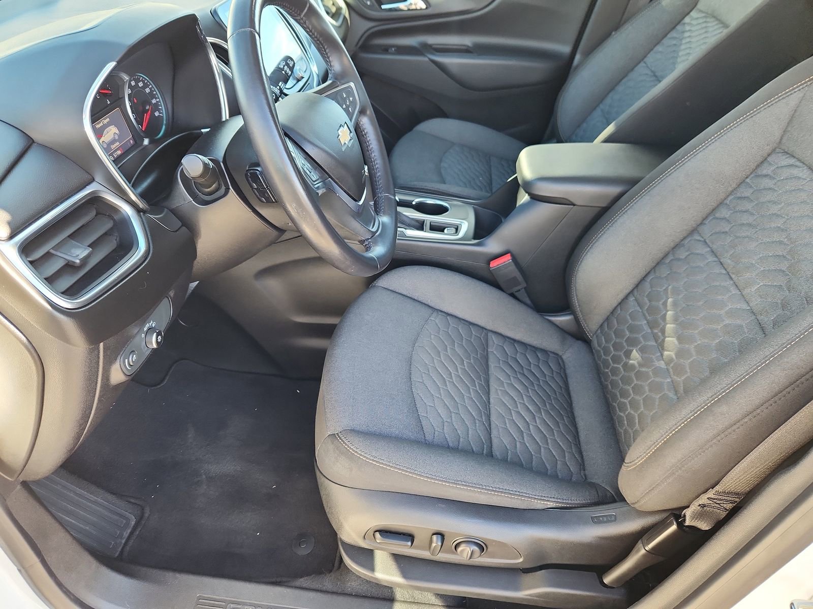 Used 2019 Chevrolet Equinox LT image 8