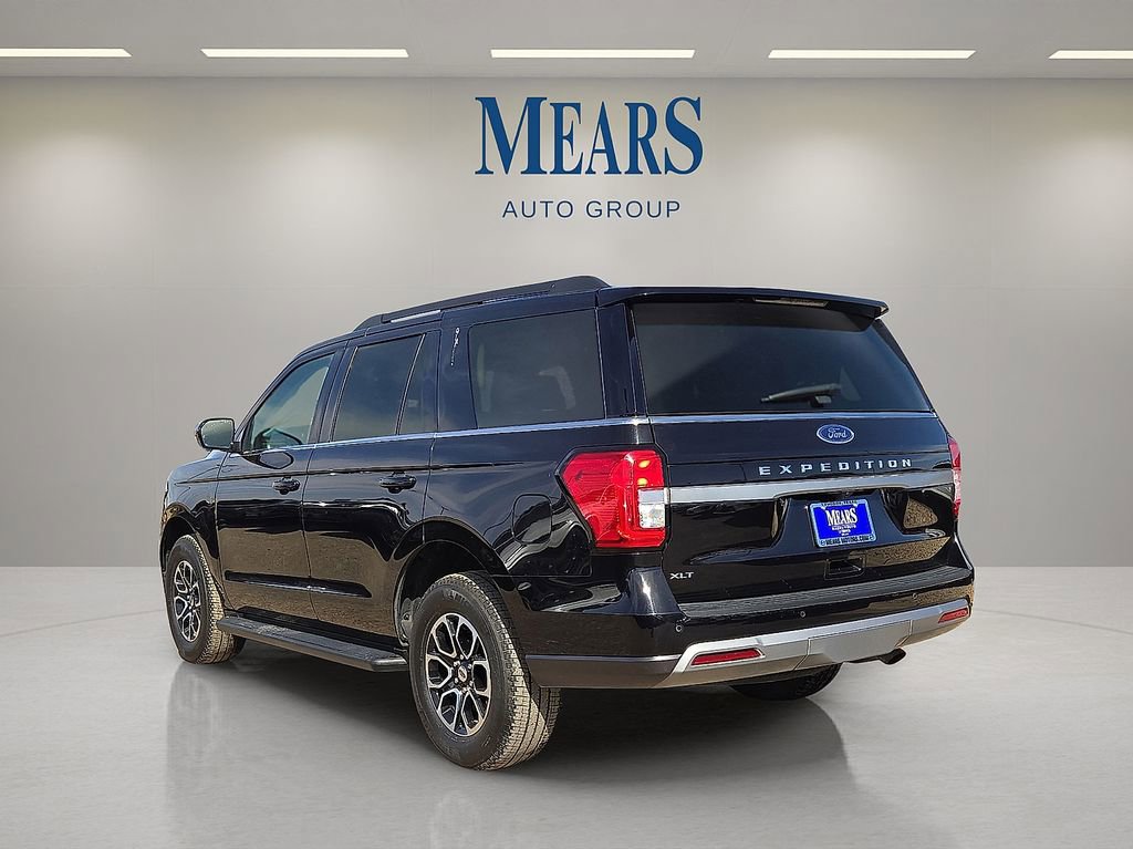 Used 2024 Ford Expedition XLT image 3