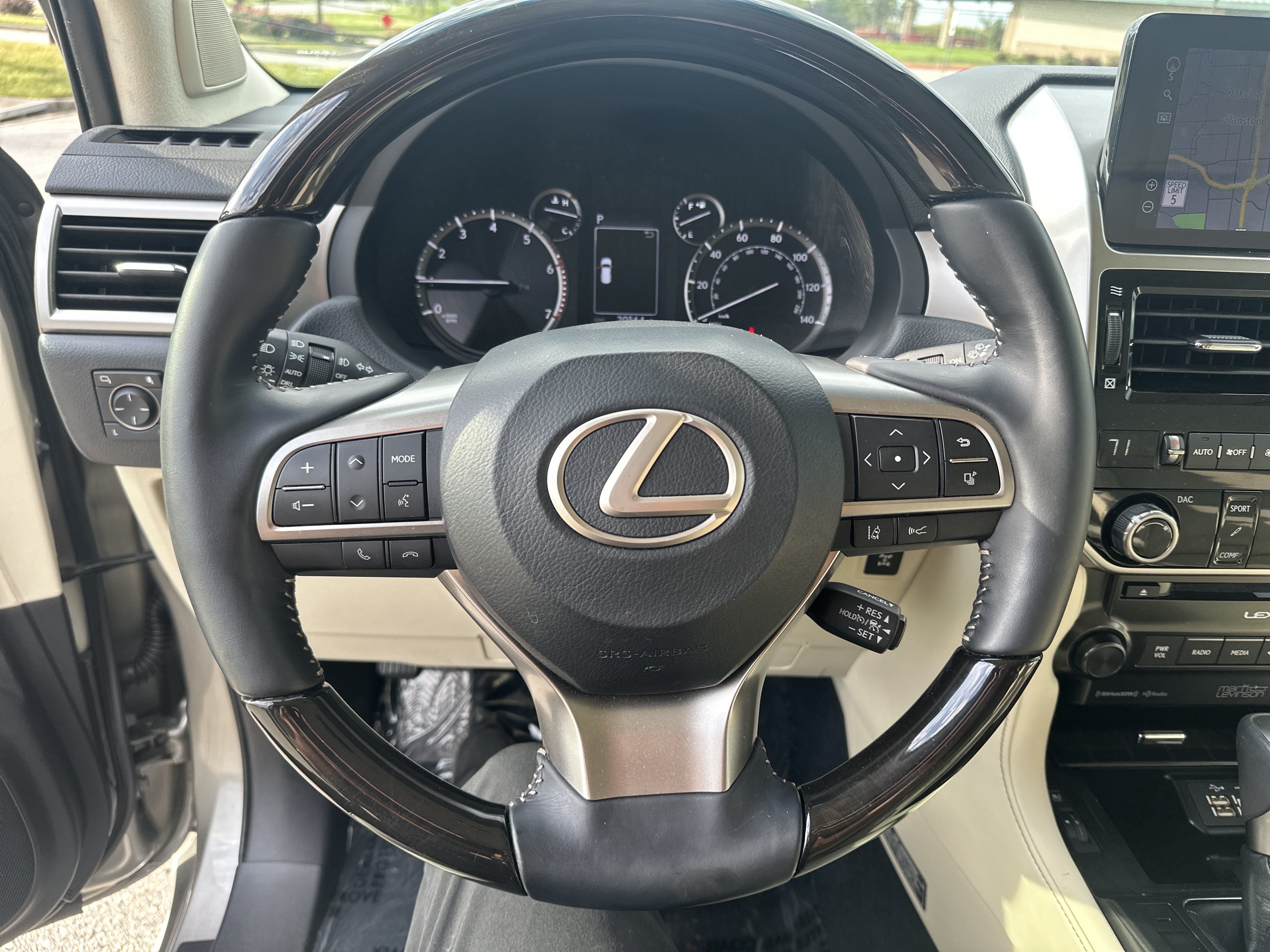 Certified 2023 Lexus GX 460 Luxury w/ Sport Design Package AWD/4WD image 18