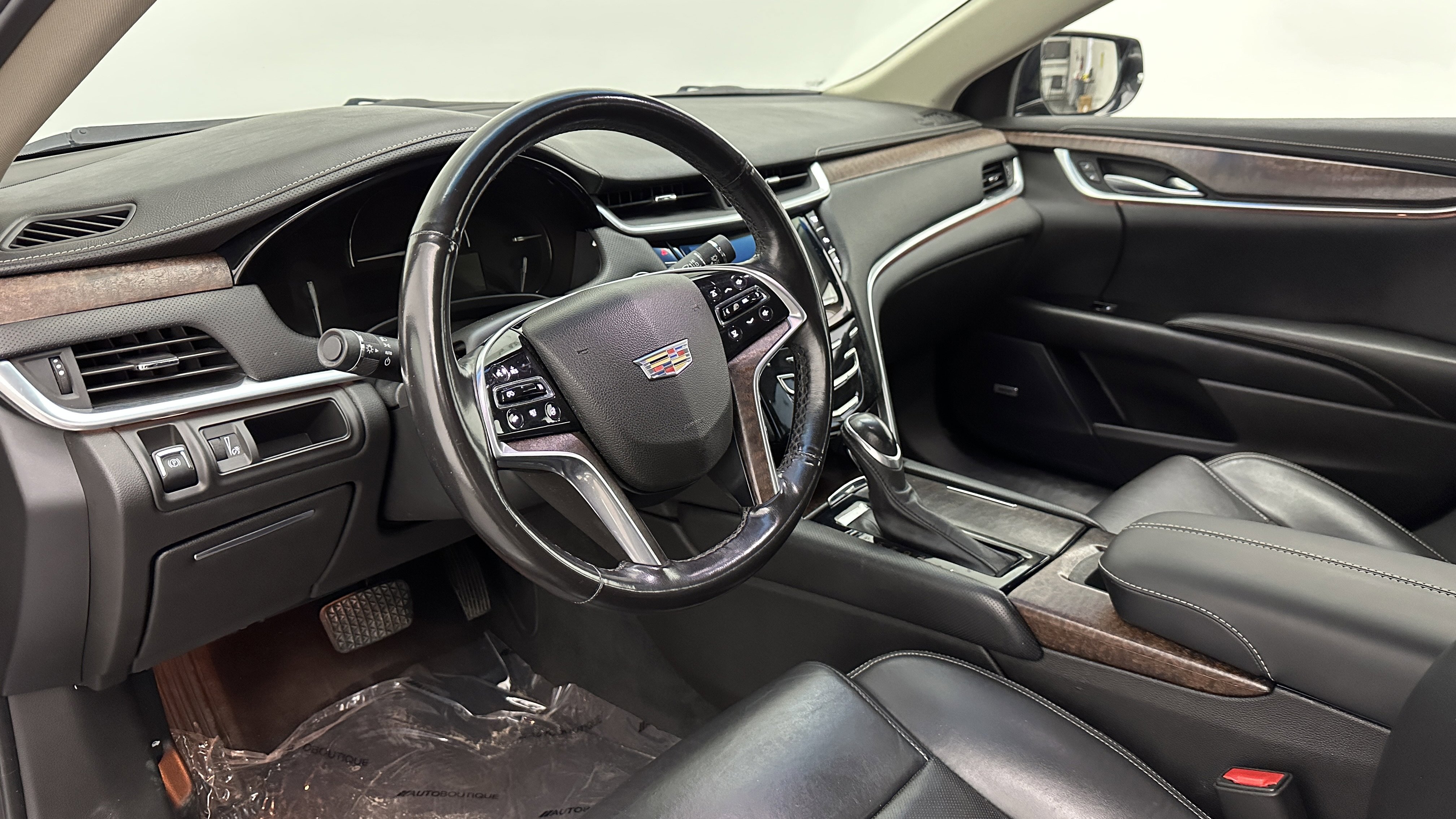 Used 2019 Cadillac XTS Luxury image 8