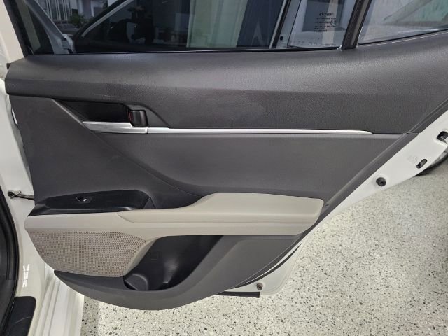 Used 2020 Toyota Camry SE image 28