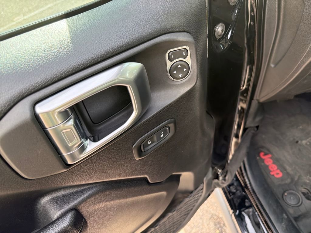 Used 2021 Jeep Wrangler Unlimited Rubicon image 13