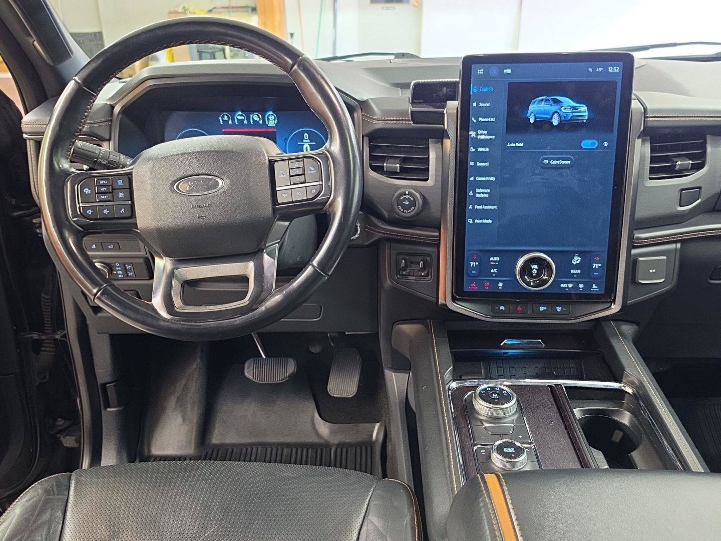 Used 2022 Ford Expedition Max Platinum AWD/4WD image 2