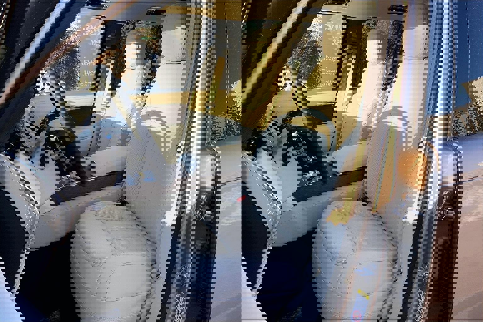 New 2026 Land Rover Range Rover SE image 9